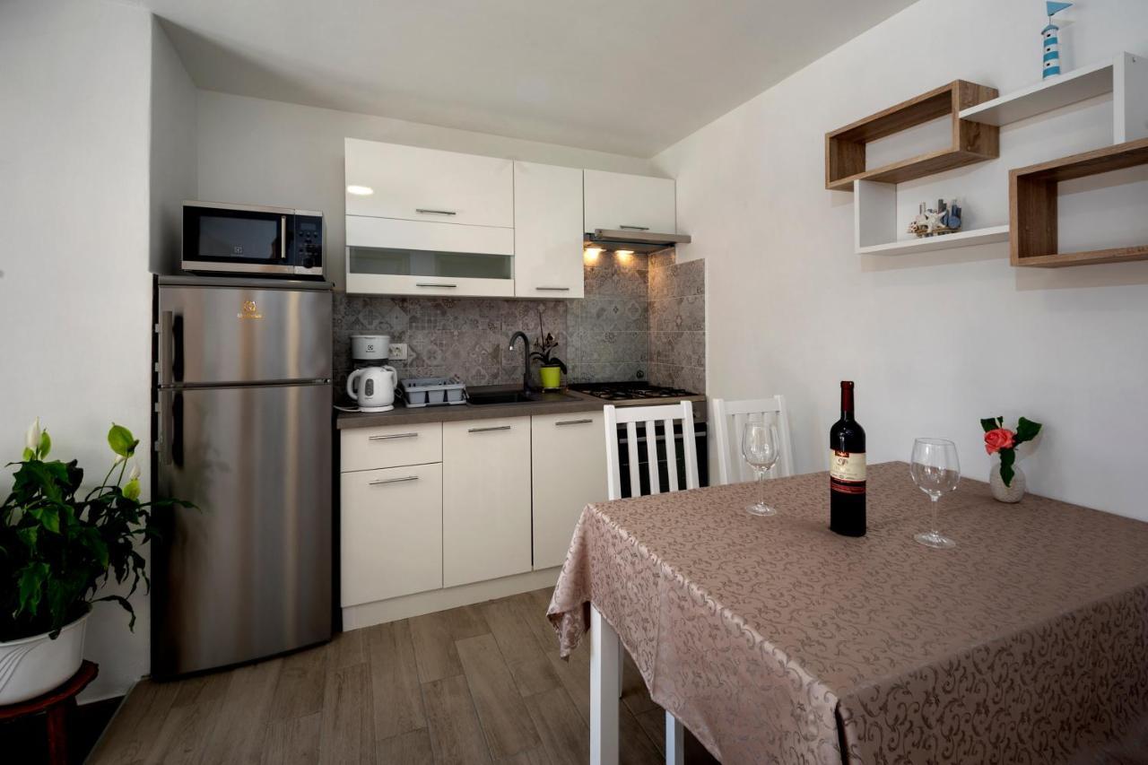 Apartments Rafael Porec Exterior photo